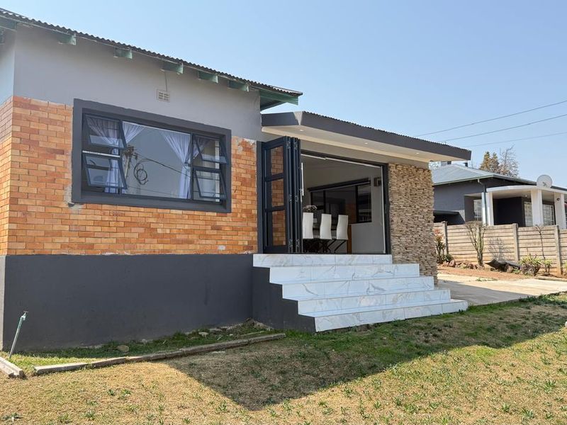 Lovely Home - Photo 4