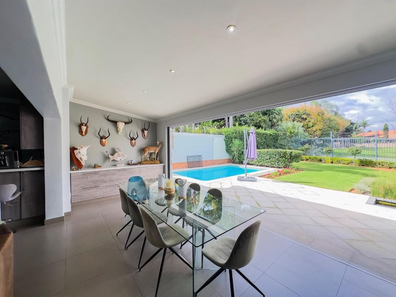Elegant 4 Bedroom Family Home with a Study in Taemane Golf View Estate - Photo 5