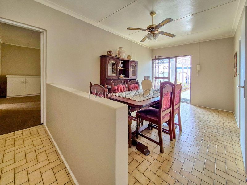 Hermes, Walvis Bay:  3 Bedroom home situated in a visible area, opposite businesses - Photo 5