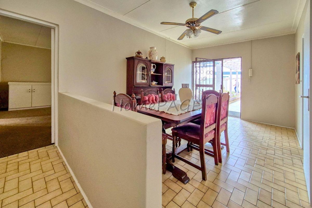 Hermes, Walvis Bay:  3 Bedroom home situated in a visible area, opposite businesses - Photo 5