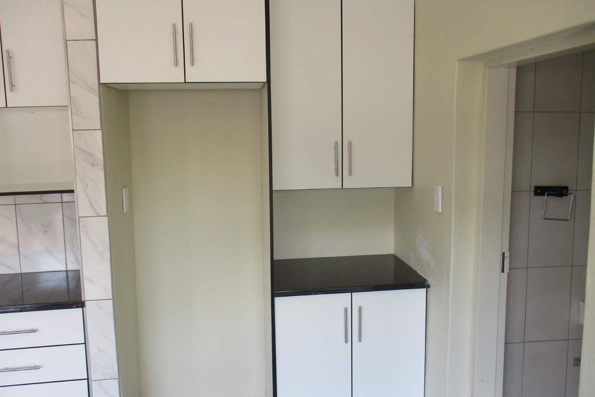 A 1 BEDROOM UNIT TO RENT IN CLAREMONT - Photo 3