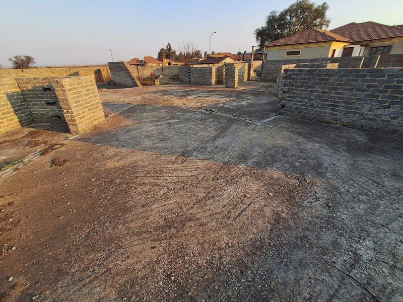 Bargain! 1283 Square Meter Vacant Land with Perimeter Walls - Photo 8