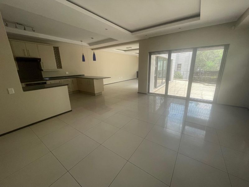 UNFURNISHED SPACIOUS MODERN DUPLEX TOWNHOUSE - Photo 6