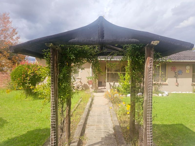 "Suburban Bliss: 3-bedroom home, Prime Location!" - Photo 3