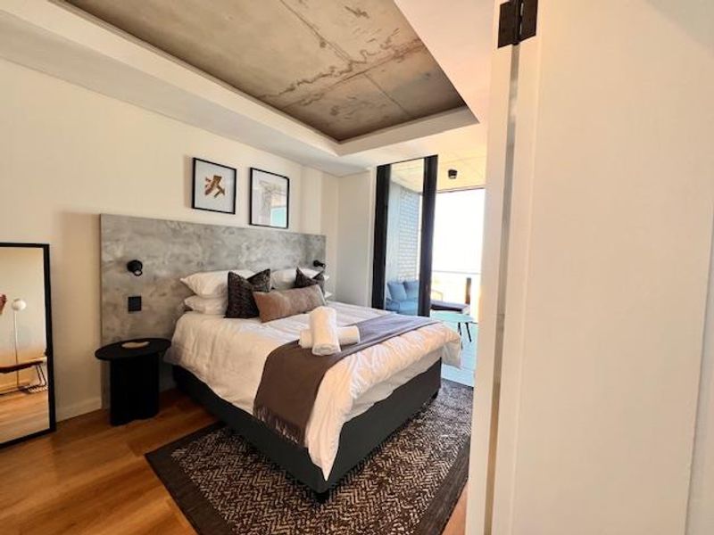 Brand new Modern, Luxury apartment - Photo 2