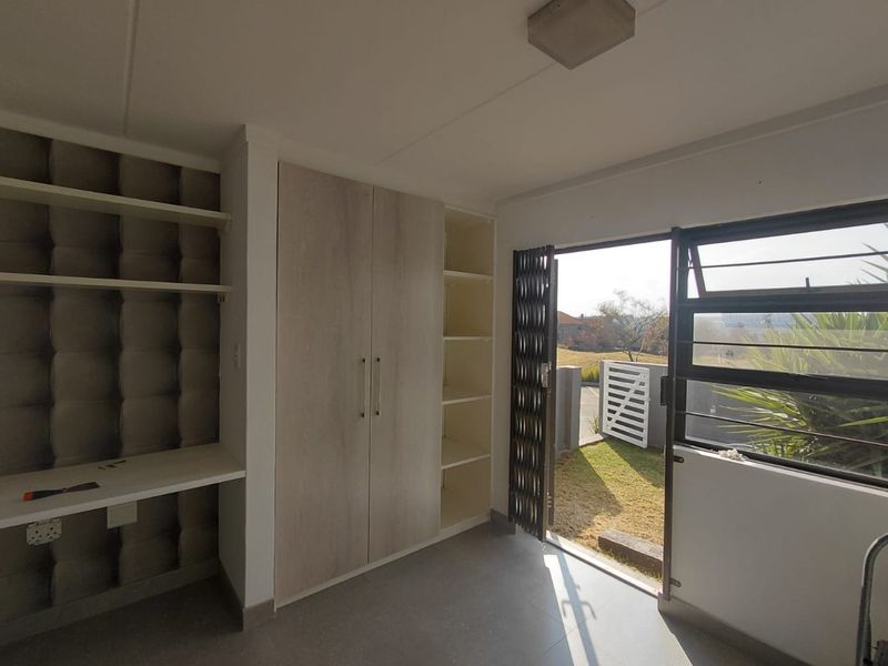 Neat Studio Apartment in Sought-After Location on William Nicol Drive - Photo 5