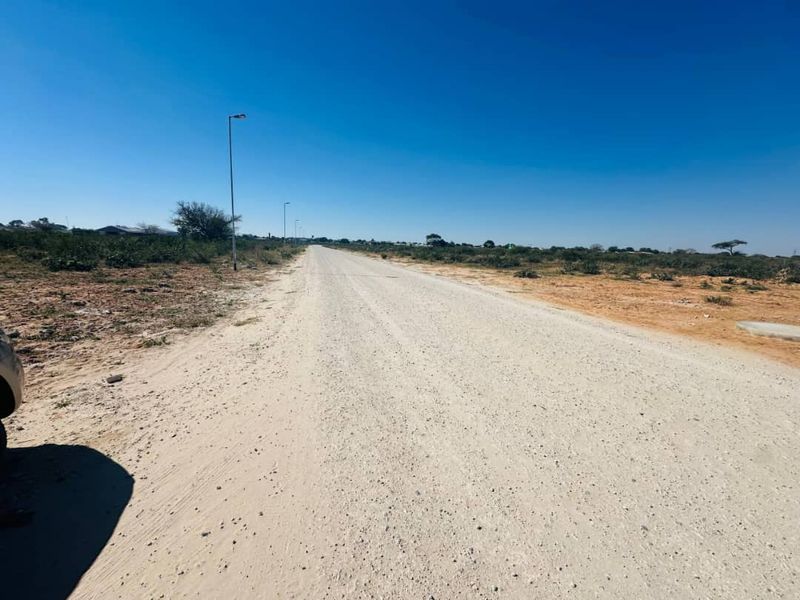 "Prime Rundu Land: Your Business's New Beginning!" - Photo 9