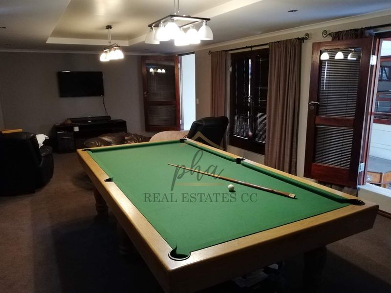 Expansive 9 bedr home with full Lagoon view with Guesthouse potential for sale in Walvis Bay for N$12 550 000.00 - Photo 5