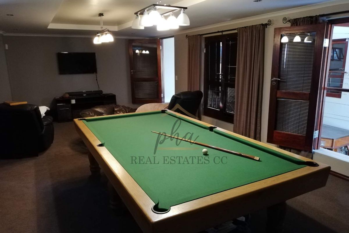 Expansive 9 bedr home with full Lagoon view with Guesthouse potential for sale in Walvis Bay for N$12 550 000.00 - Photo 5