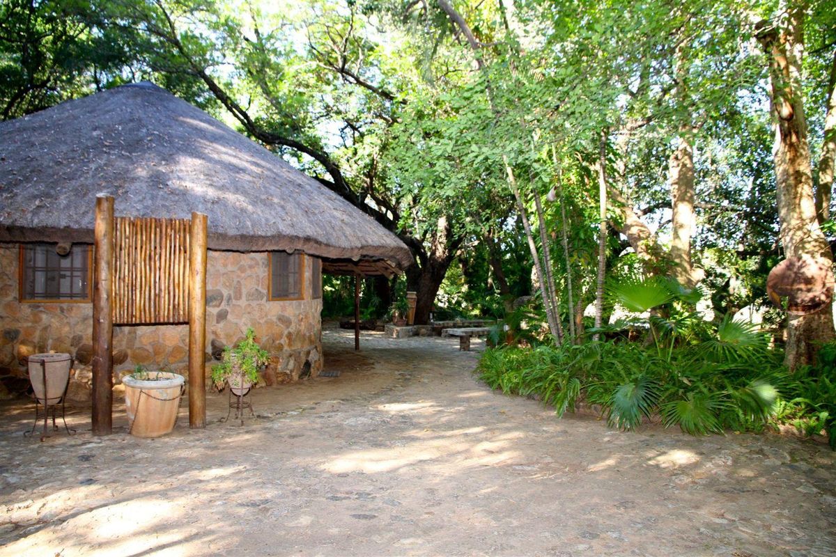 Sole and Exclusive mandate, commercial lodge Ndlovumzi Nature Reserve. - Photo 5