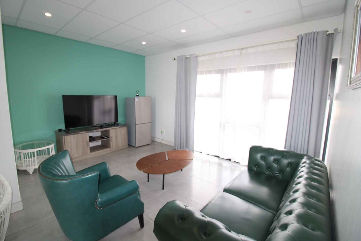 Hotel for sale offering 16 Neat Bachelor and one bedroom self catering Units - Photo 5