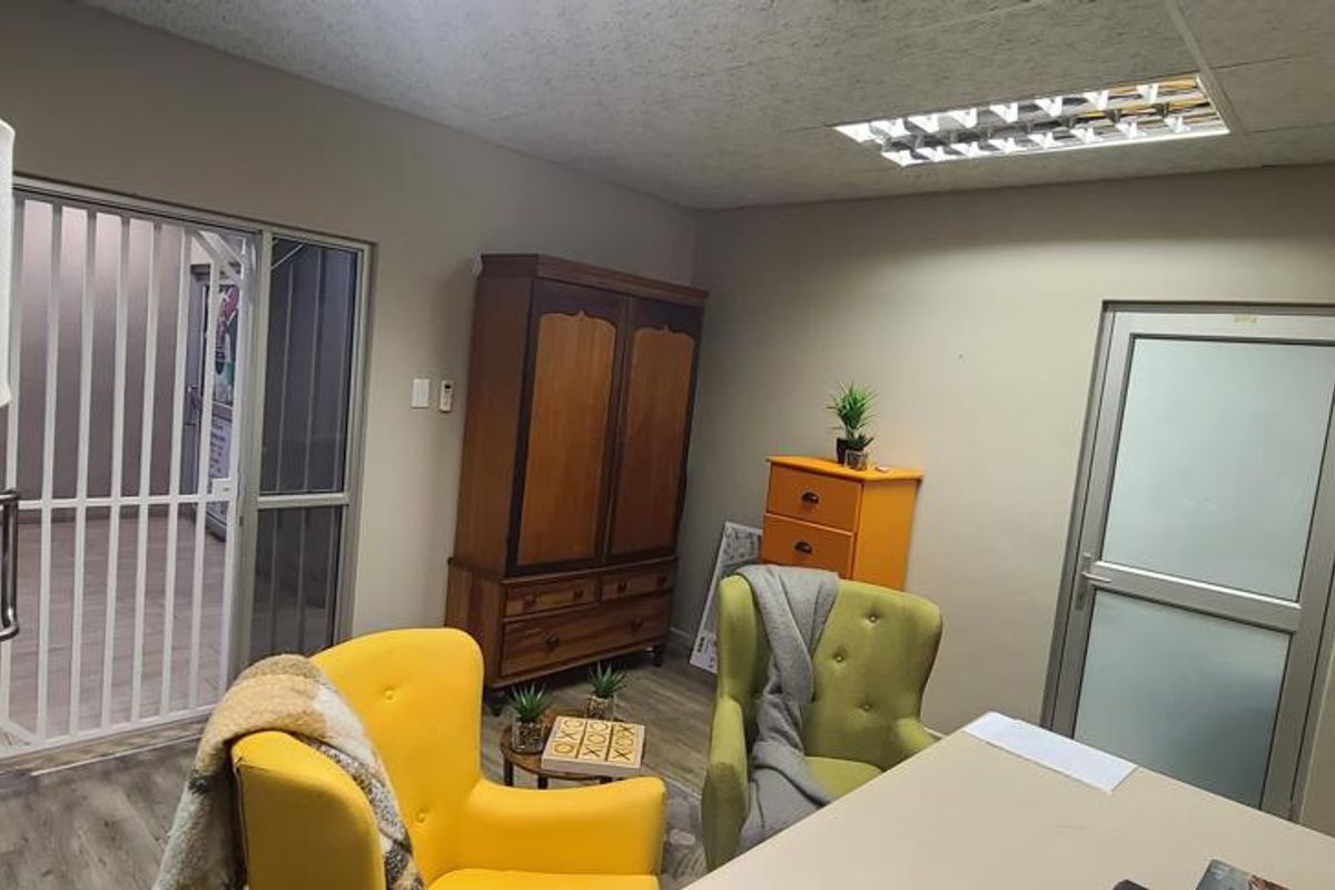 Centrally Located Office - Photo 2