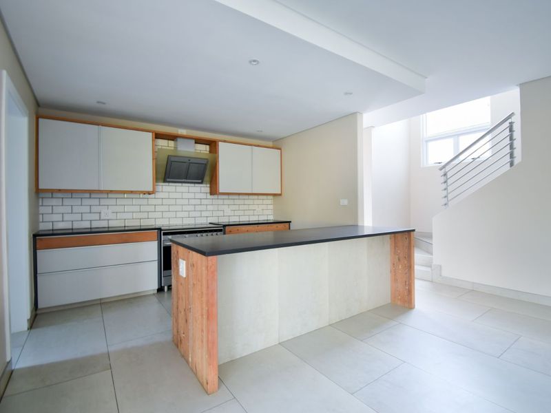 Large corner home in the popular Taemane Golf View Estate - Moreleta Park - Photo 9