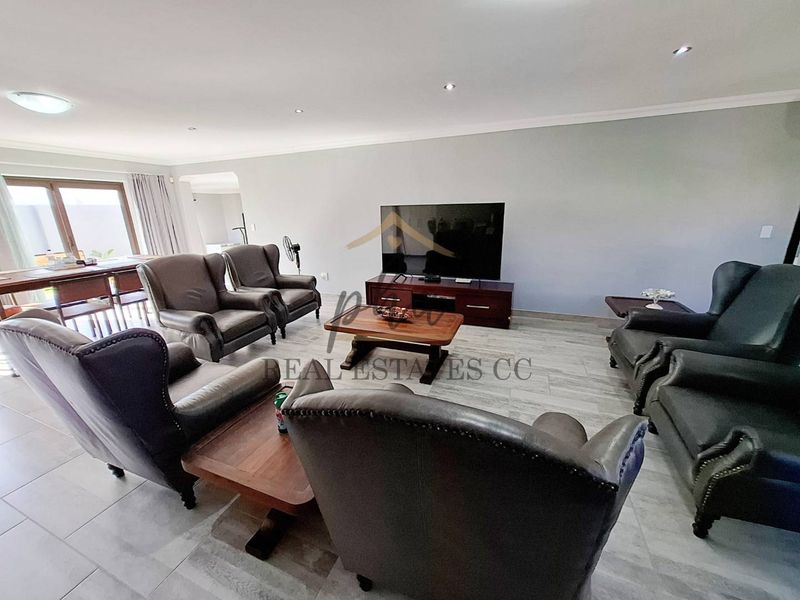 5-Bedroom Home for Sale in Sunbay, Henties Bay - Photo 6