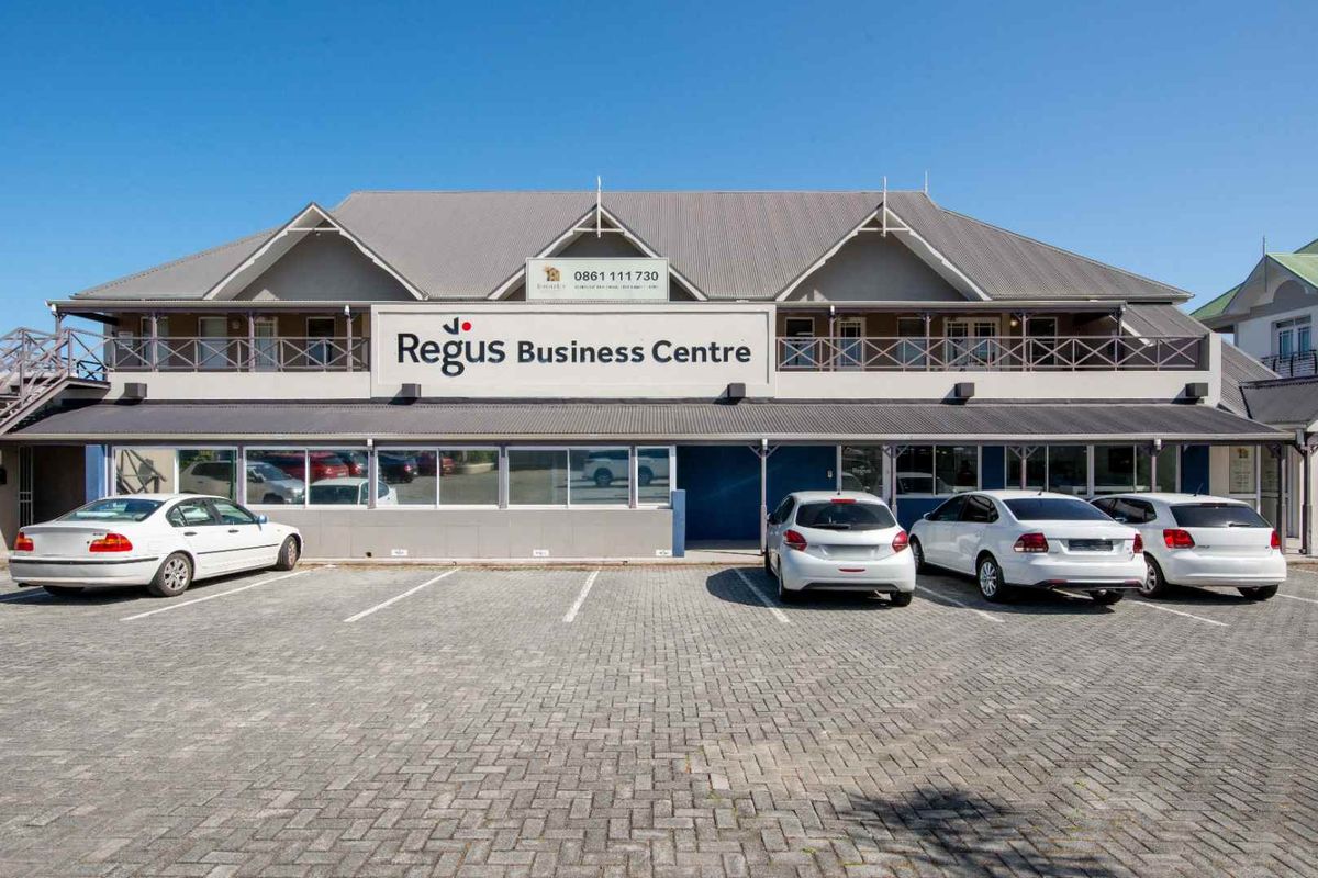 Private office space tailored to your business’ unique needs in Regus East London - Photo 2