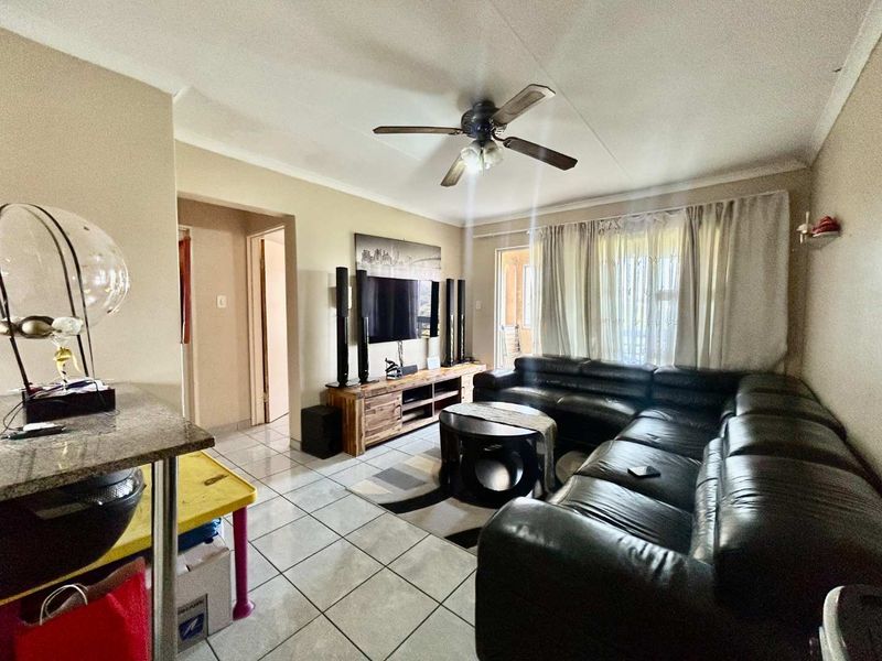 For Sale | Caversham Glen,Pinetown | 2 Bedroom Perfect Starter - Photo 3