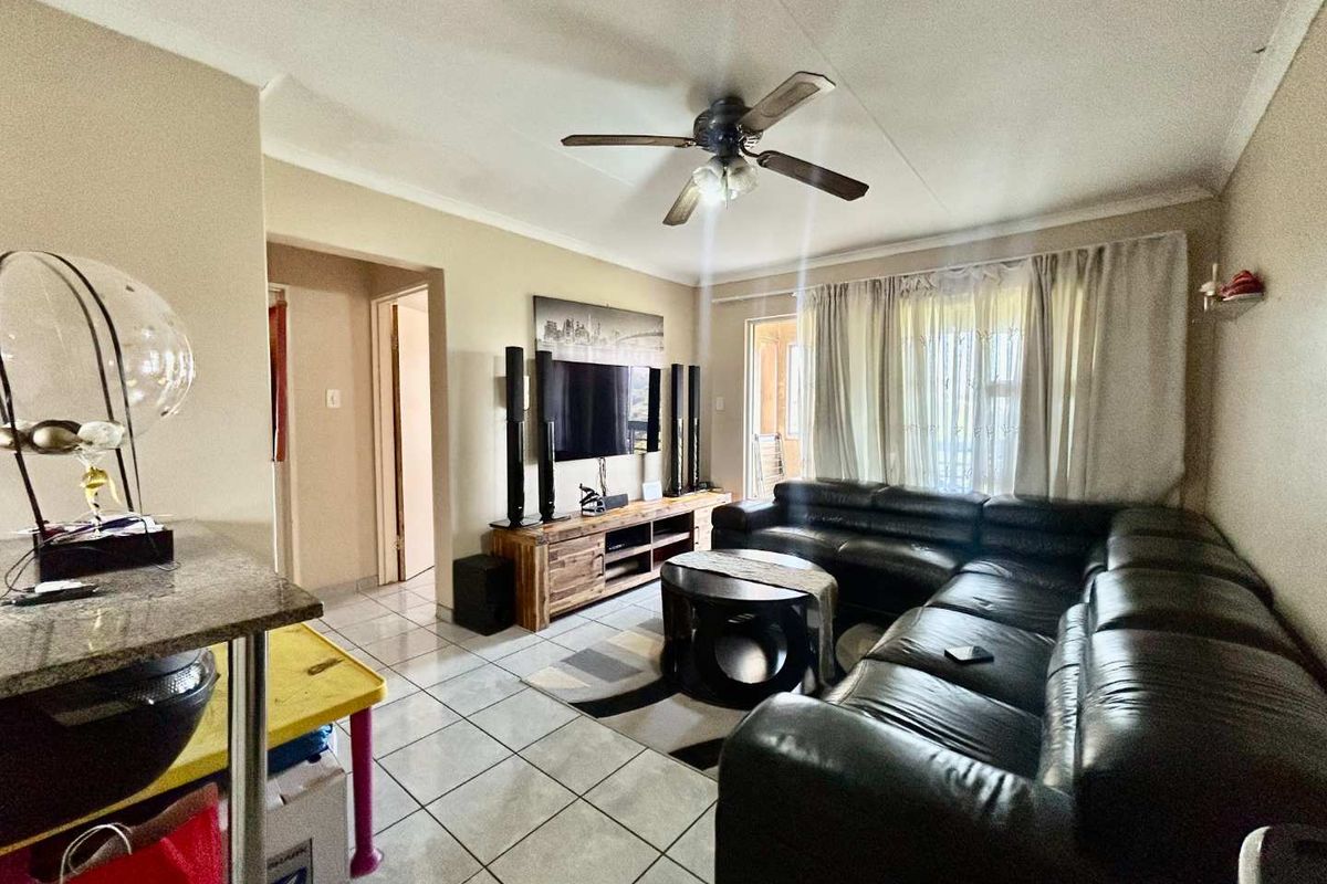 For Sale | Caversham Glen,Pinetown | 2 Bedroom Perfect Starter - Photo 3