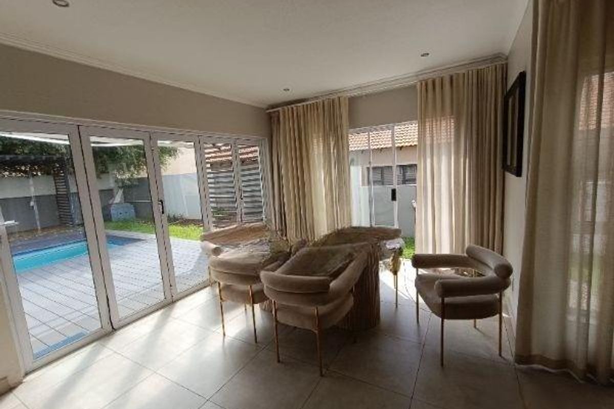 THATCHFIELD SECURITY ESTATE - 4 BEDROOM HOUSE WITH A SWIMMING POOL - Photo 3