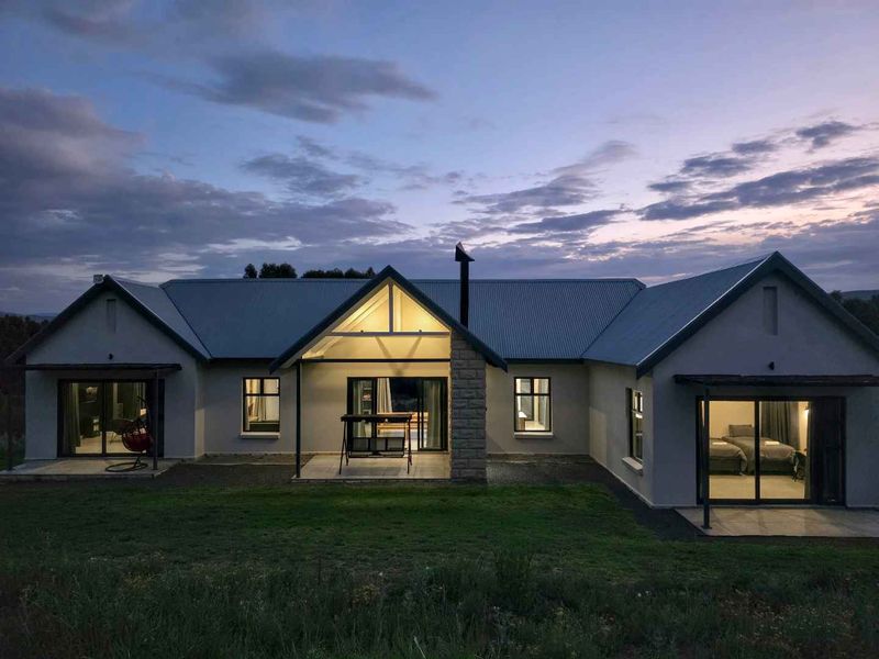 Contemporary Mountain Retreat with Panoramic Views | Clarens Mountain Estate - Photo 3