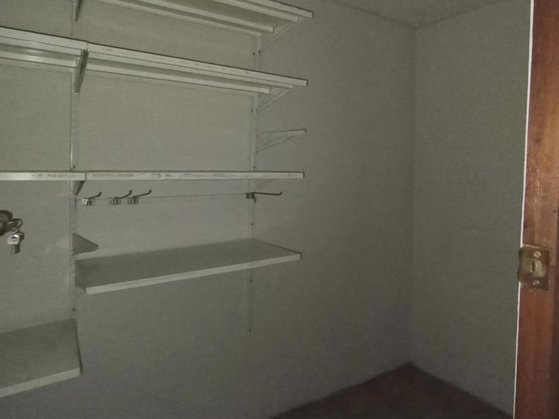 Prime location. Pure impact. - Photo 9