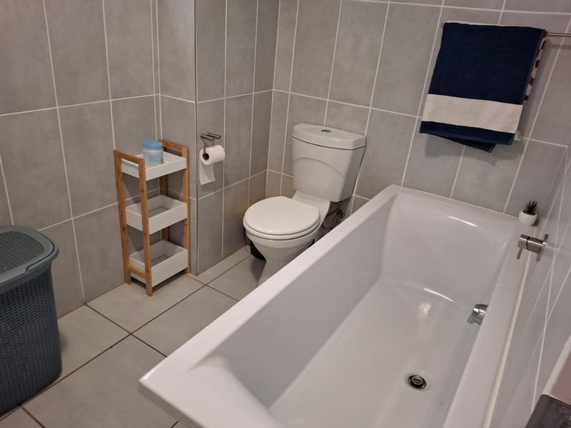 3 BEDROOM TOWNHOUSE FOR SALE IN GREENKLOOF, MOOIKLOOF - Photo 6