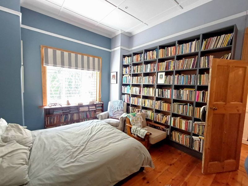 Charming 2 Bedroom Home with timeless features & modern touches - Photo 8