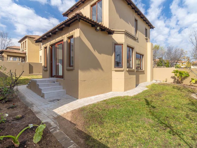 Freestanding 2 Beds, 2 Baths in the heart of Kyalami - Photo 1