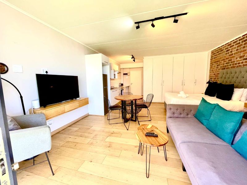 Stylish airbnb studio with huge terrace and harbour views - Photo 10