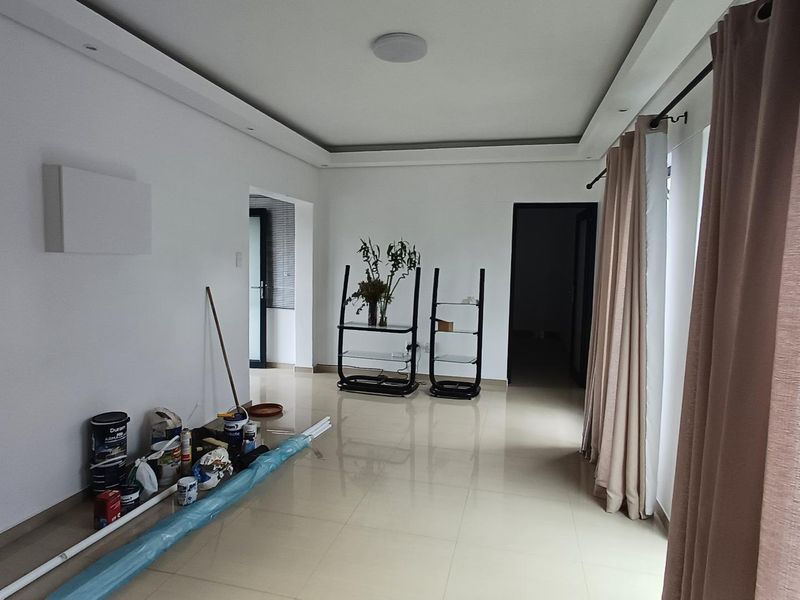 To Let - Photo 4