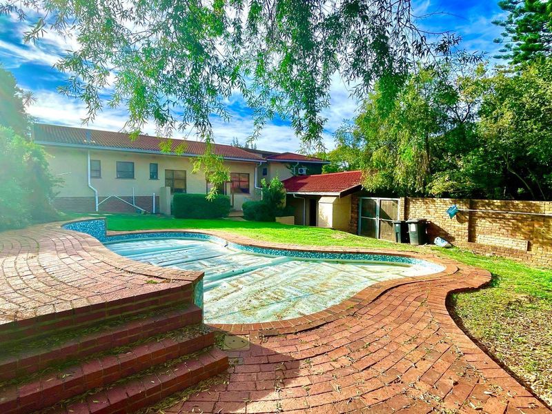 Modern Family Haven - Photo 3