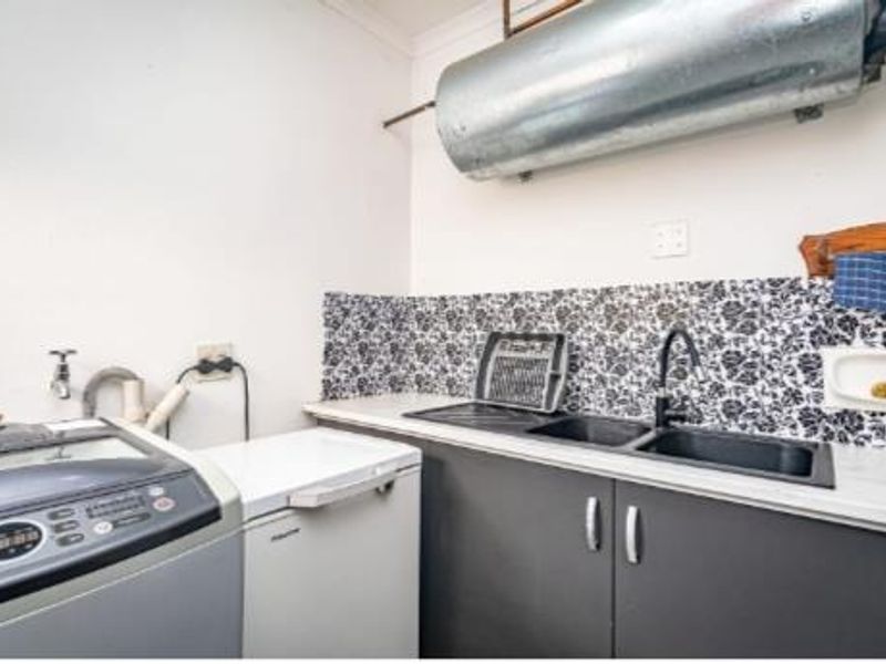 Spacious Family Home in Prime Location - Photo 5