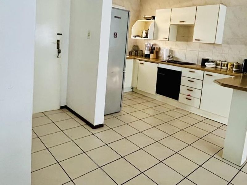 2 Bedroom Apartment in Oakwood Mews Germiston - Photo 2