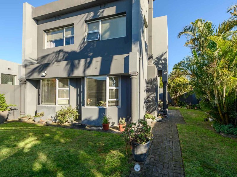 Prime corner stand- Dual Dwelling opportunity in sought-after area! - Photo 2