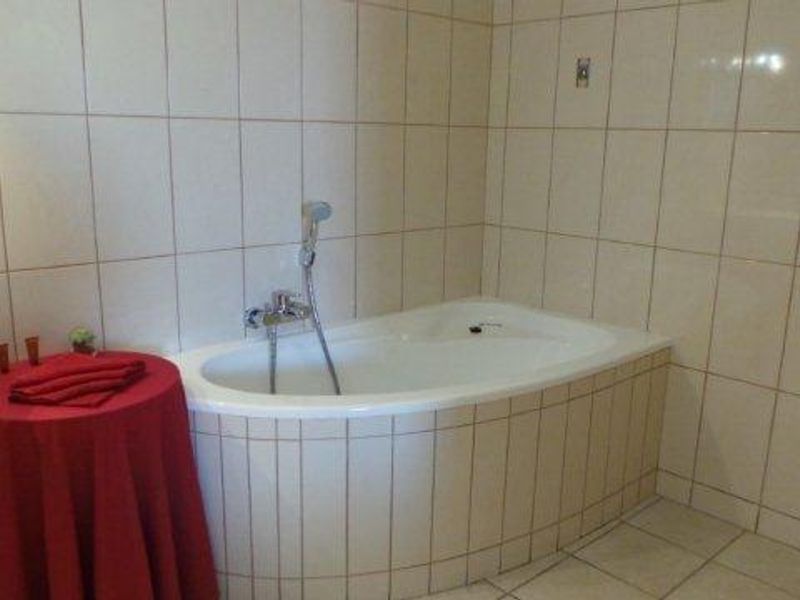 Well located Guesthouse with lots of space to expand - Photo 7