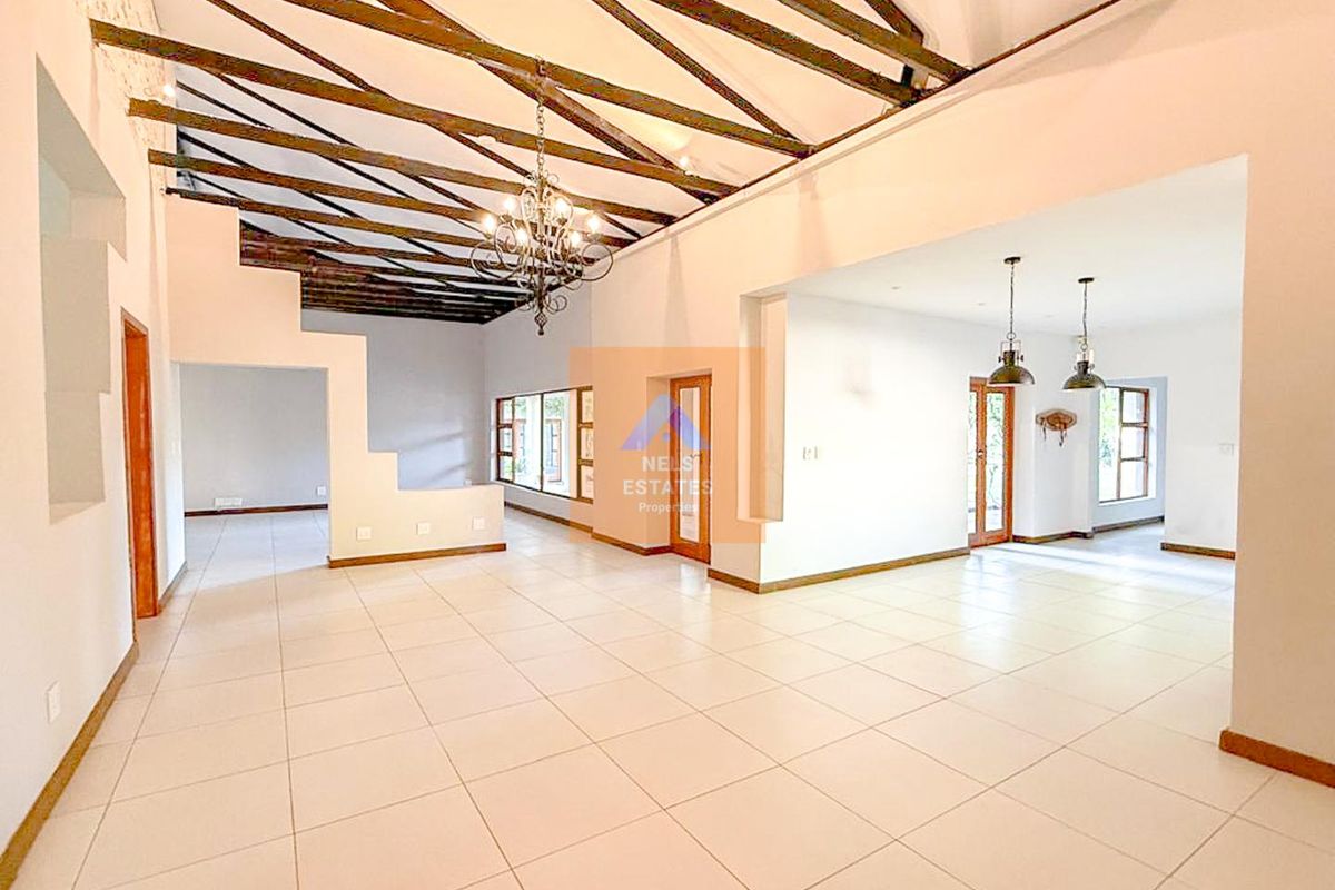 Home with Guesthouse Potential For Sale in Tsumeb, Namibia - Photo 5