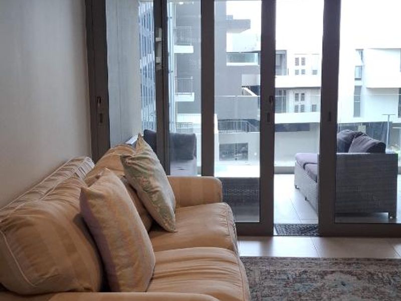 **Stunning 2-Bedroom, 2-Bathroom Apartment in a Newly Developed Estate** - Photo 5
