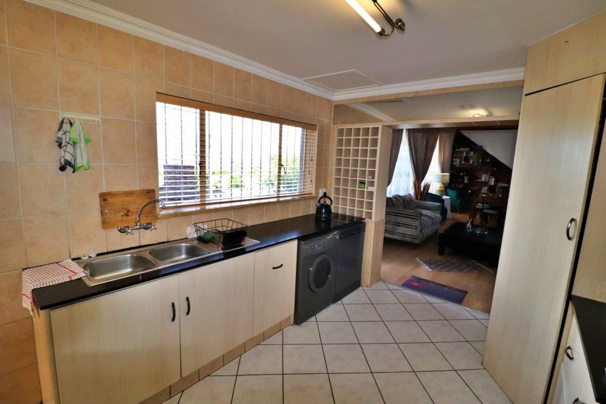 Secure Family Living with Spectacular Views and Exceptional Versatility in Fishers Hill - Photo 5
