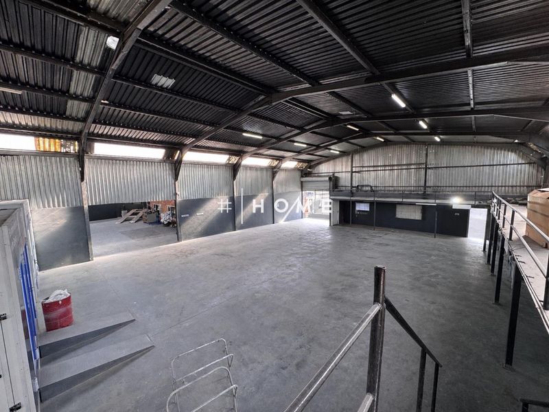 Commercial Property in Southern Industrial Area - Photo 4
