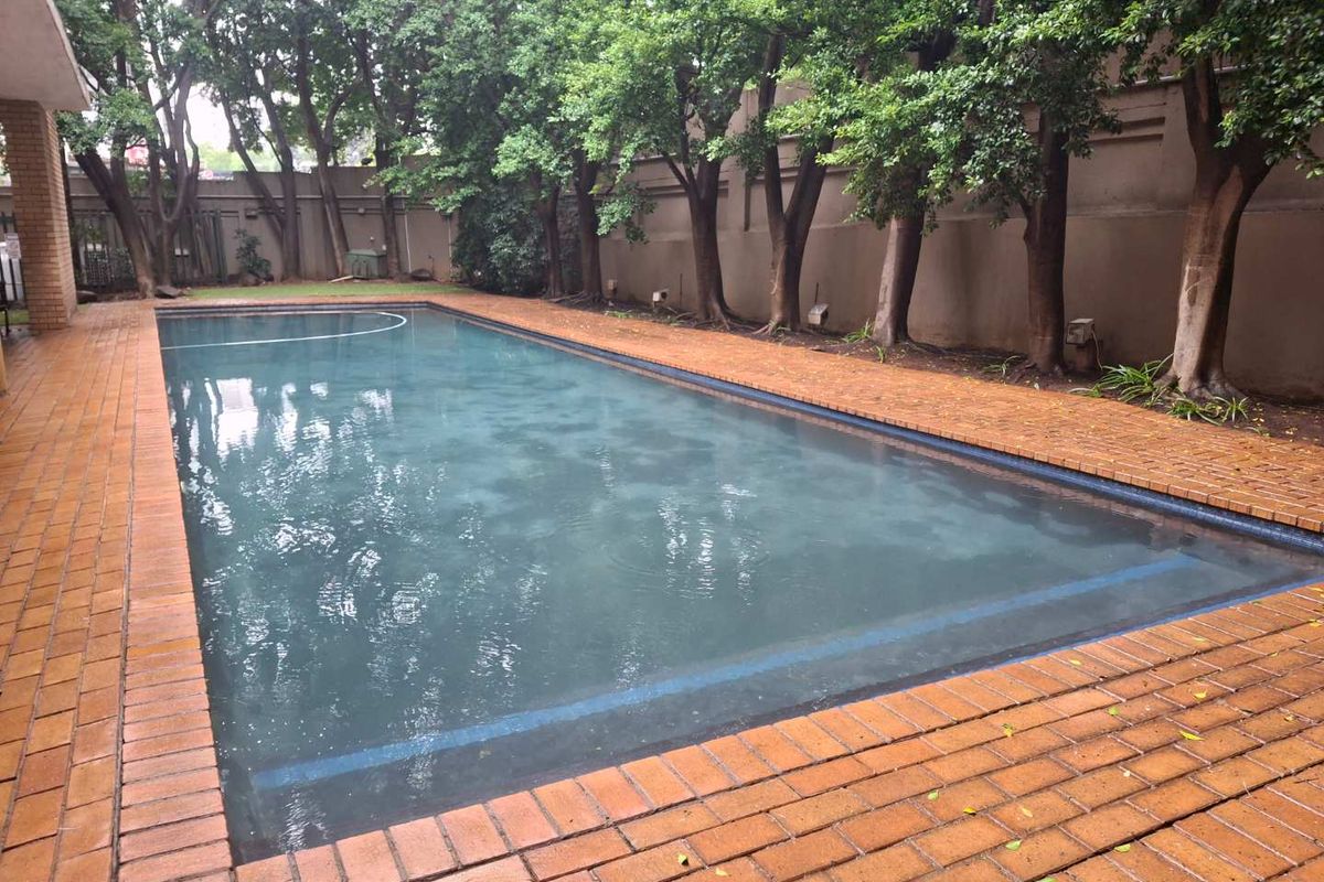 A CHARMING TWO BEDROOM FURNISHED APARTMENT - Photo 3