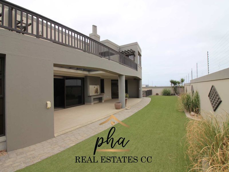 5 Bedroom Family house for sale - Swakopmund (Extension 15) - Photo 1
