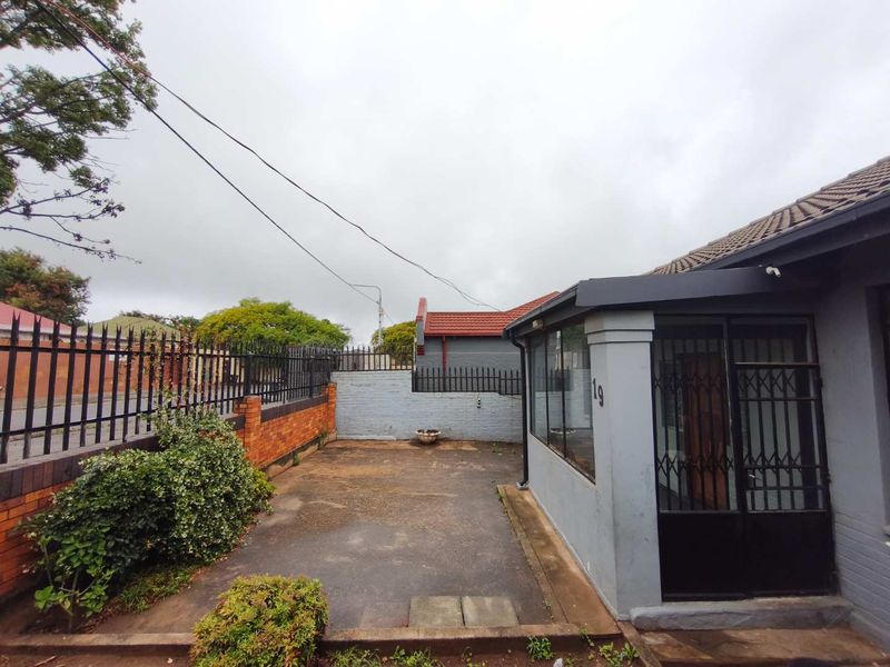 15 student investment property for sale in Brixton - Photo 4