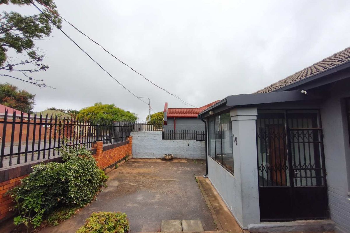 15 student investment property for sale in Brixton - Photo 4