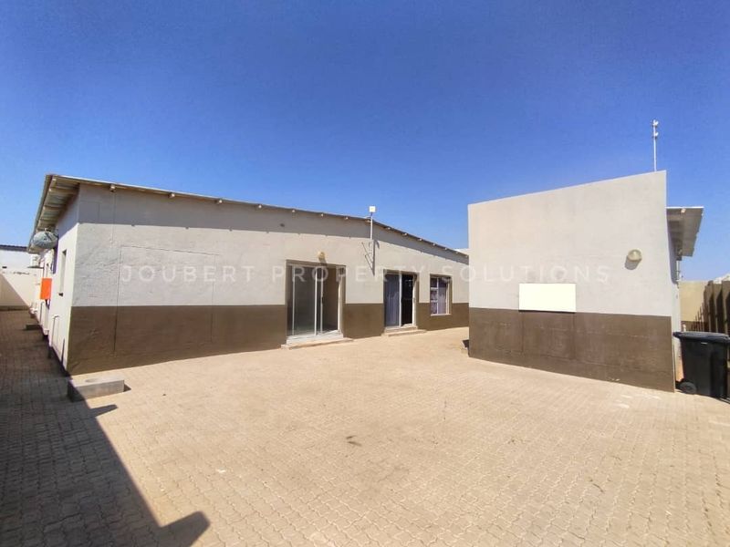 CLINIC / CONFERENCE / OFFICES FOR SALE IN MARIENTAL - NAMIBIA - Photo 5