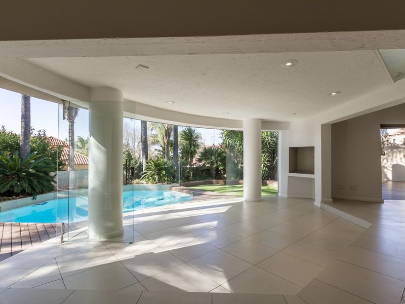 MODERN CONTEMPORARY HOME WITH COTTAGE - Photo 5