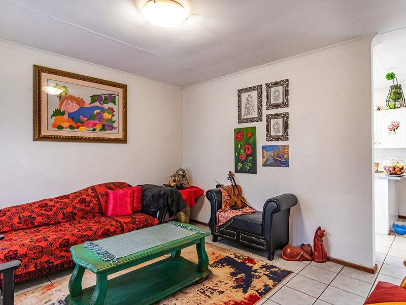 Spacious 2 Bedroom unit with beautiful garden in Doornpoort - Photo 7