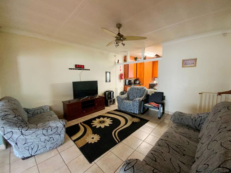 Neat home - Photo 8