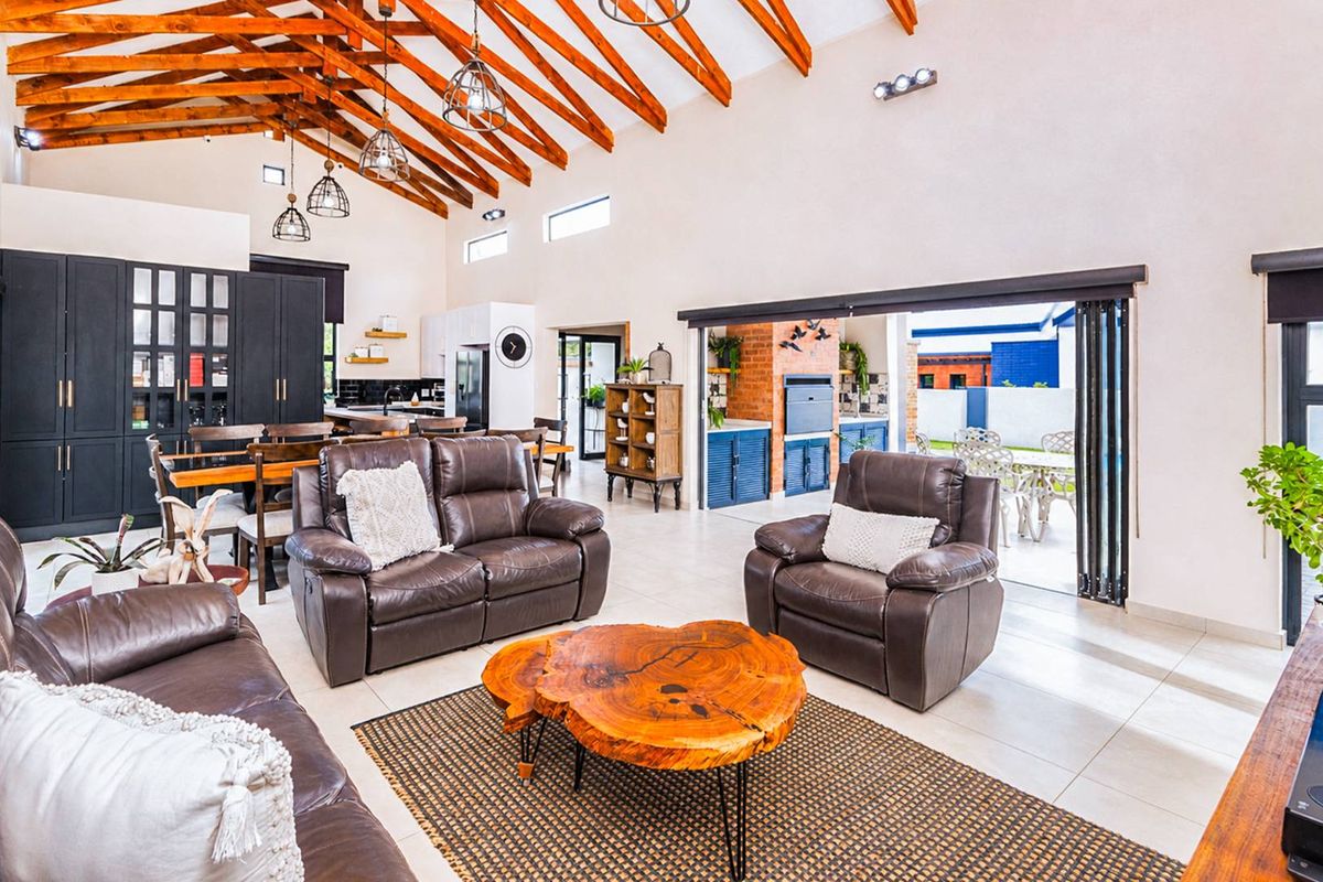 Modern Convenience: Elegant Style in Every Detail! - Photo 4
