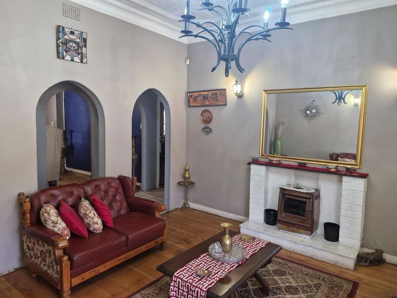 Family Home with three Cottages for Sale - Photo 7