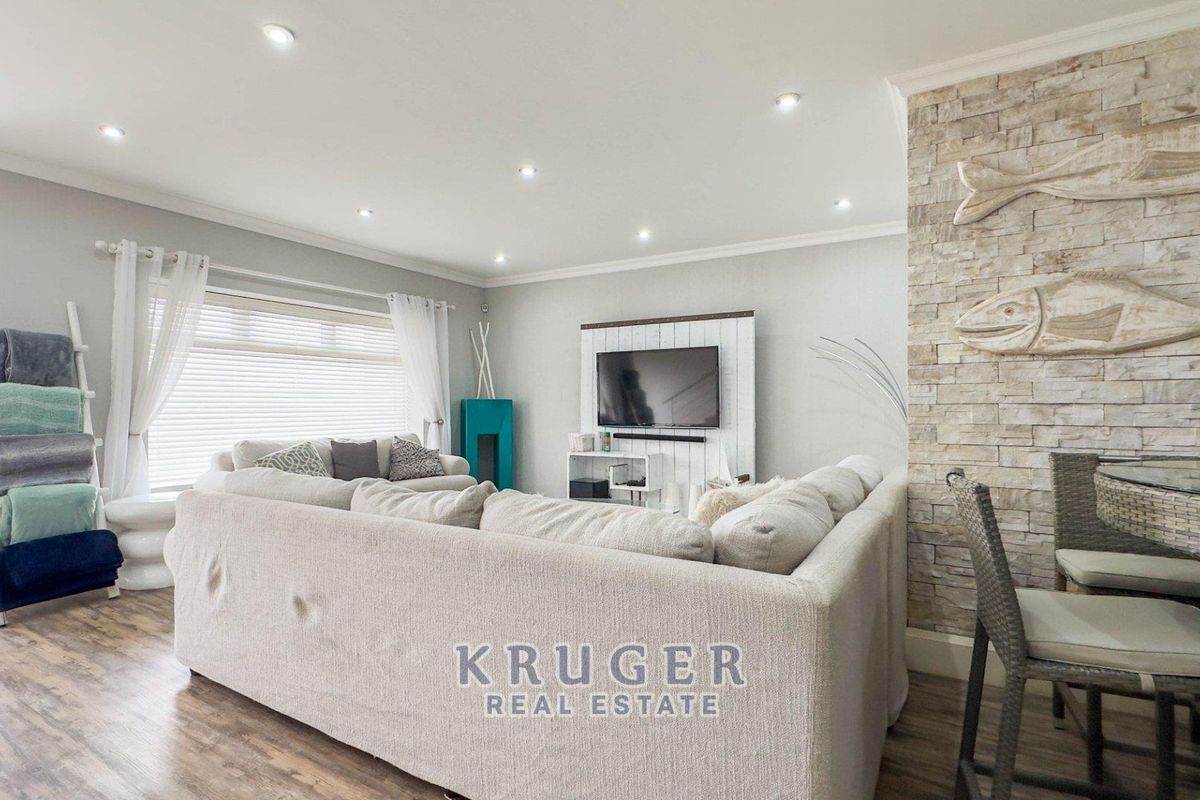 Fully Furnished Home with Charm, Character & Income Potential - Photo 4