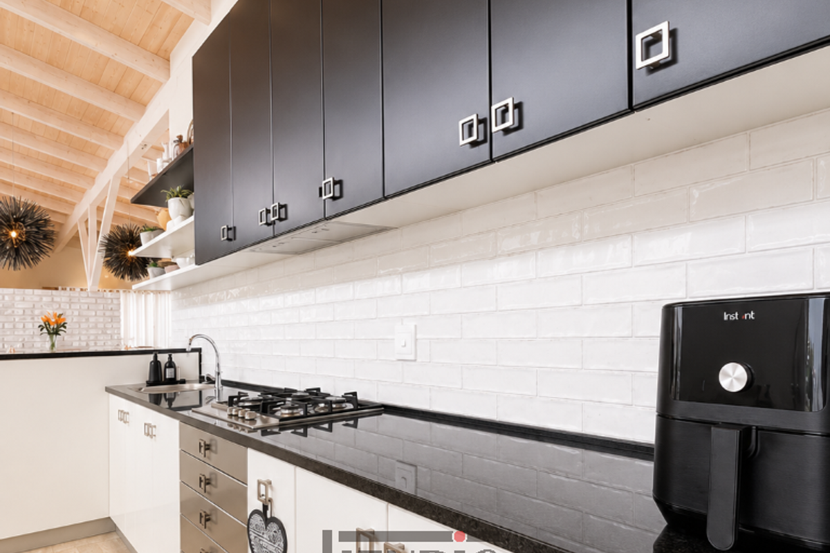 Truly one of the most stylish, elegant, and practical homes in Kramersdorf - Photo 3